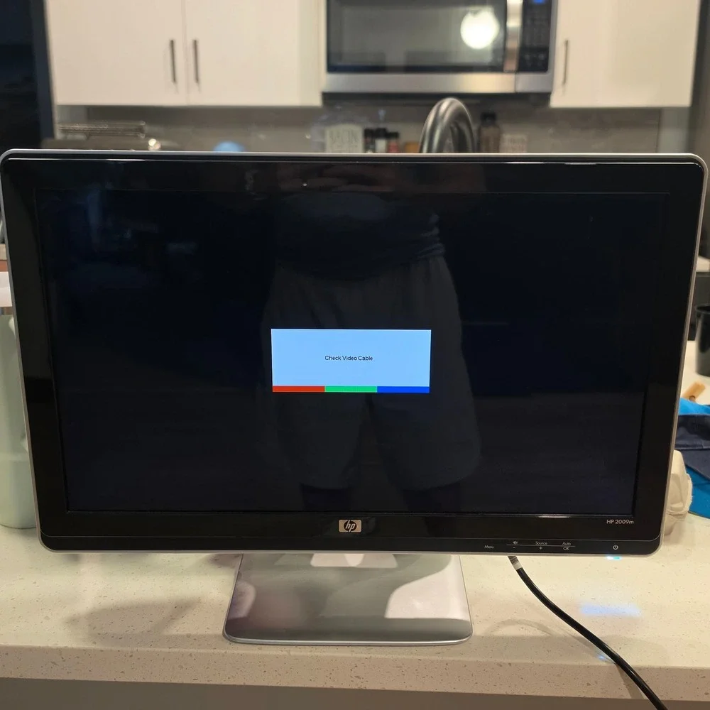HP 2009m 20 inch Widescreen LCD Monitor Built-in Speakers VGA DVI-D Black Silver